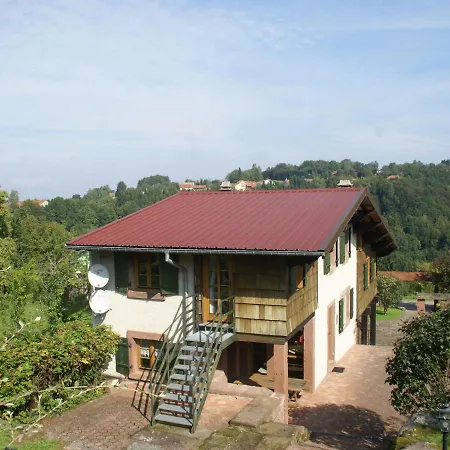 Сasa de vacaciones Authentic Chalet With Terrace In Harreberg Hommert