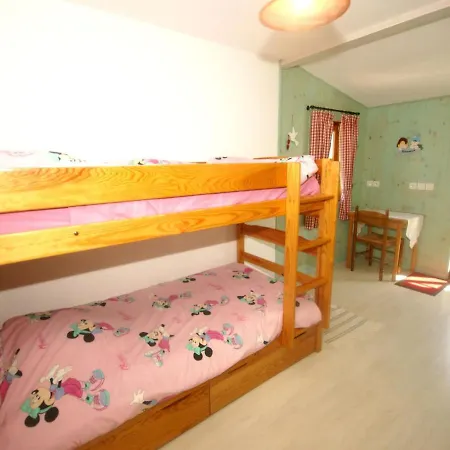 Authentic Chalet With Terrace In Harreberg Сasa de vacaciones Hommert
