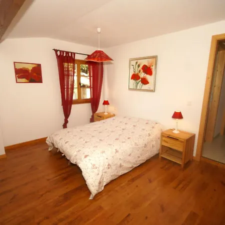 Authentic Chalet With Terrace In Harreberg Сasa de vacaciones